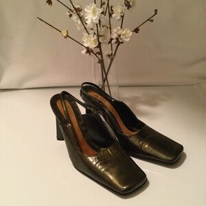 Vintage BCBG square toe shoes really old one